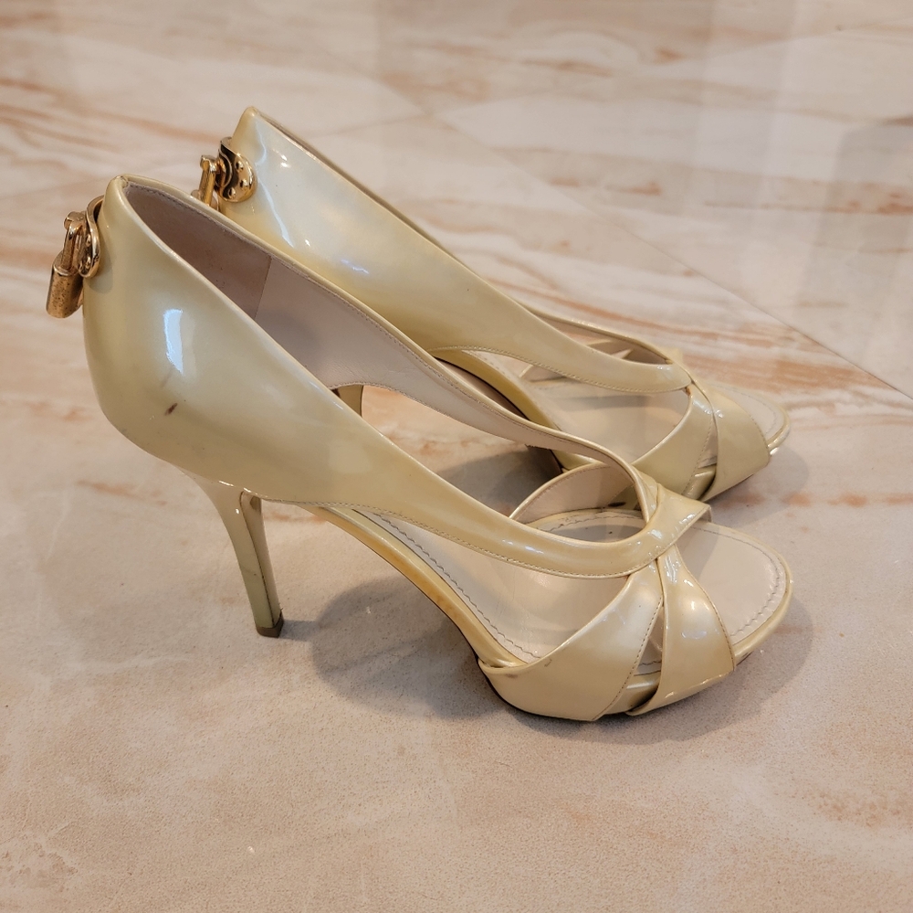 Louis Vuitton heels 37.5